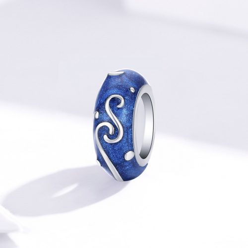 Talisman spacer cu model pe fundal albastru pentru brățară